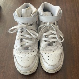 Nike Air Force 1 High LE White Shoes DH2943-111 Youth 6.5 or Women’s size 8